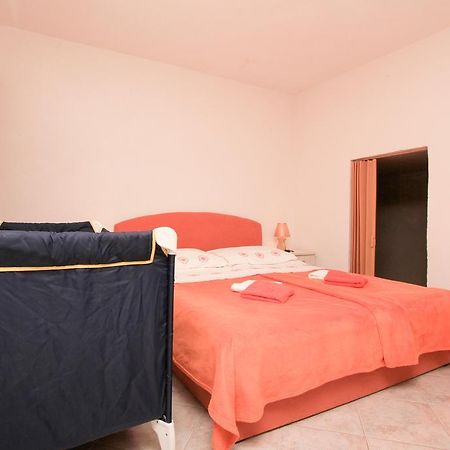 Appartement Robinson Braco à Bogomolje Extérieur photo