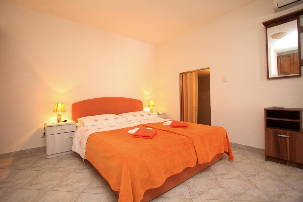 Appartement Robinson Braco à Bogomolje Extérieur photo